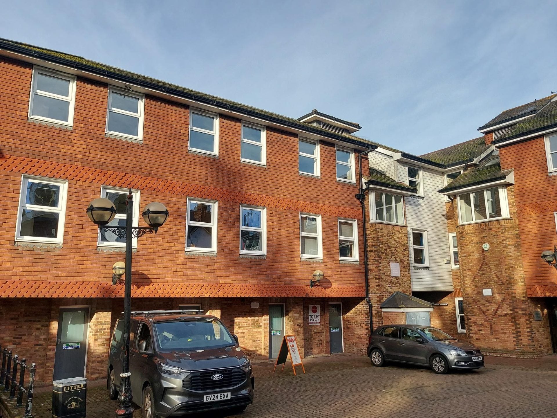 Coach and Horses Passage, Tunbridge Wells to rent Building Photo- Image 1 of 16