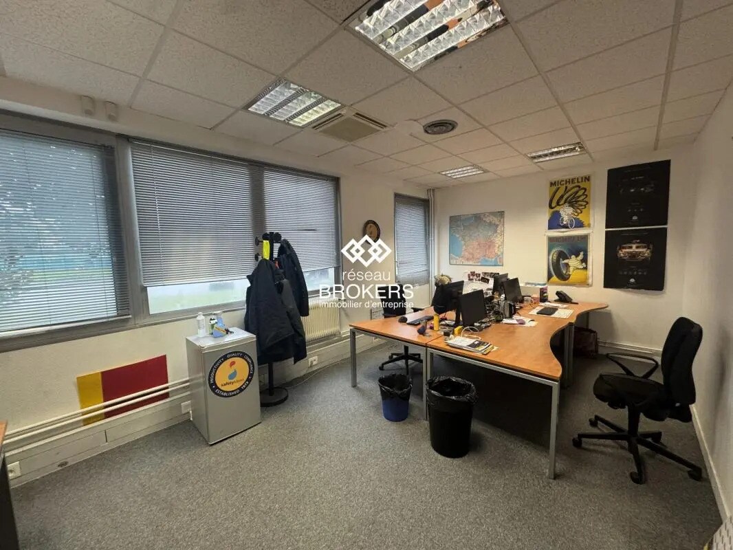 Office in La Courneuve to rent Interior Photo- Image 1 of 5
