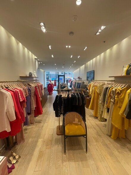 66 Hampstead High St, London to rent - Interior Photo - Image 3 of 4