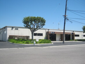 2109 S Wright St, Santa Ana, CA for rent Building Photo- Image 1 of 1