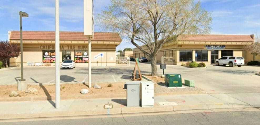 10th St West Industrial Portfolio portfolio of 2 properties for sale on LoopNet.co.uk Building Photo- Image 1 of 8