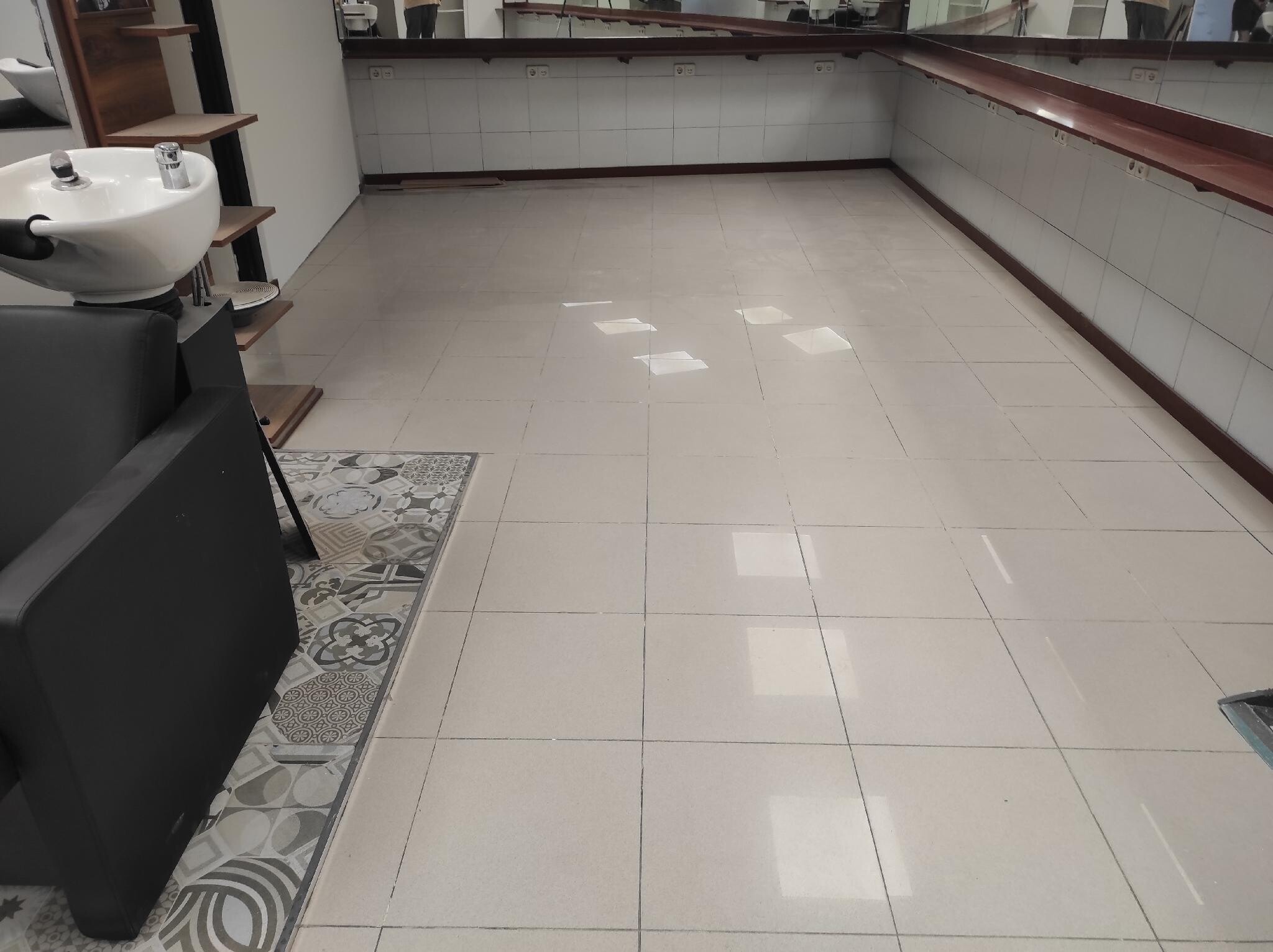 Retail in Esplugues de Llobregat, Barcelona to rent Interior Photo- Image 1 of 7