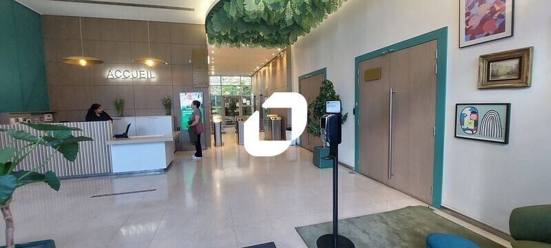 Location Bureaux 871 m² - Photo 1