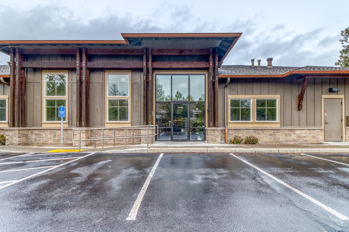 698 NW York Dr, Bend, OR for sale Building Photo- Image 1 of 1