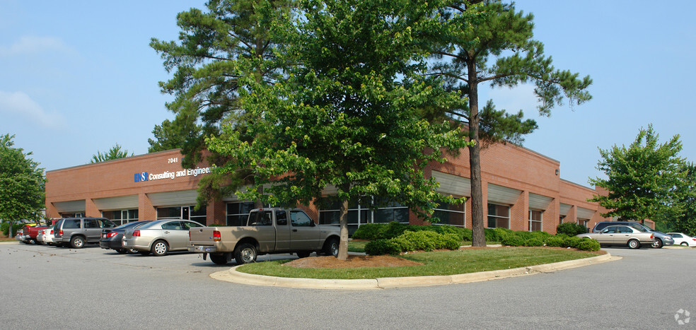 7041 Old Wake Forest Rd, Raleigh, NC for sale - Primary Photo - Image 1 of 1