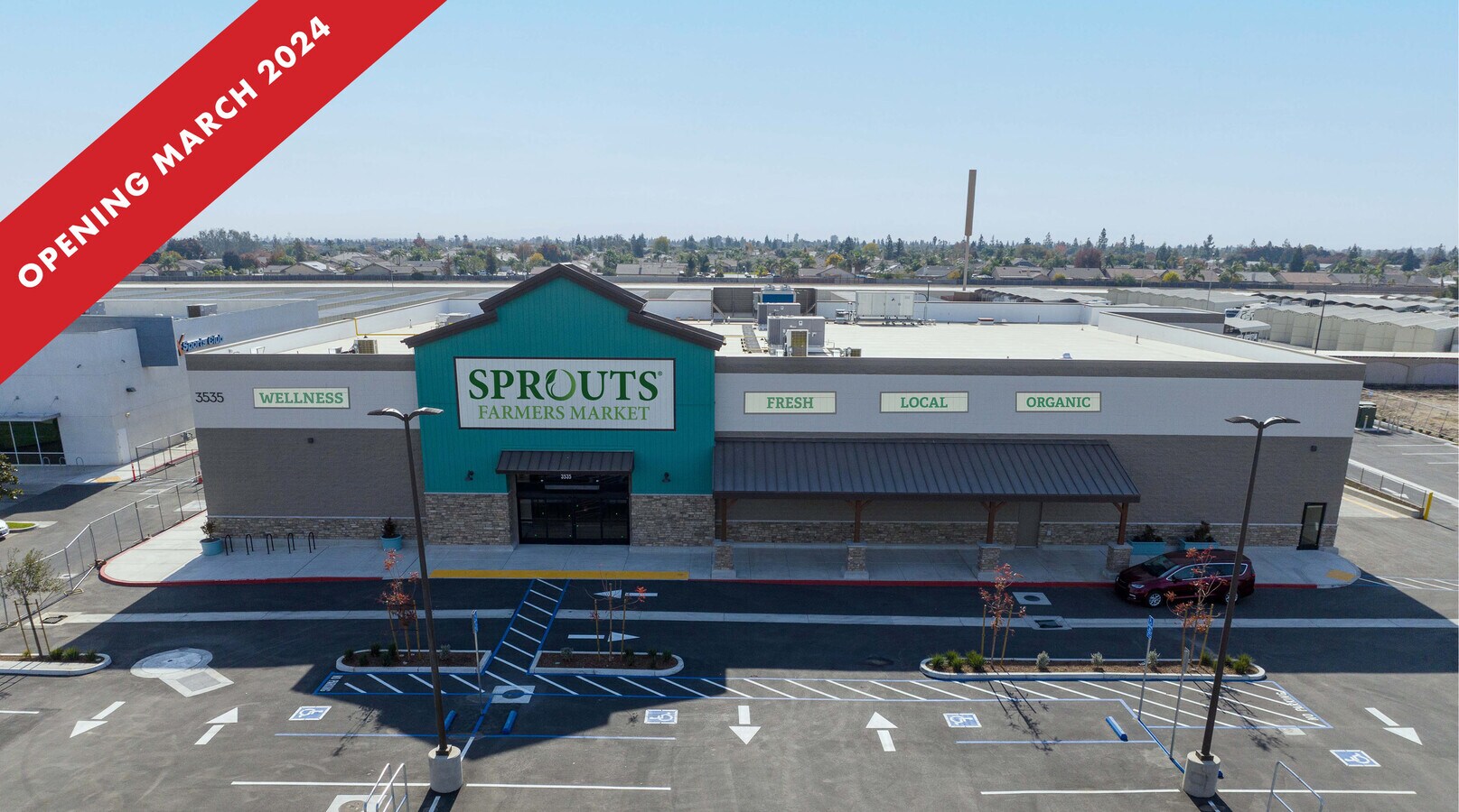 3535 Panama Ln, Bakersfield 93313 New STNL Sprouts Supermarket/15 YR