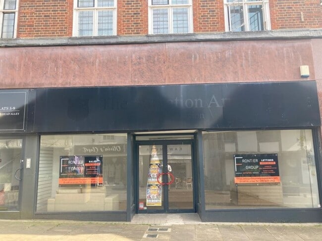 More details for 26 High Street, Leatherhead - Retail to Rent