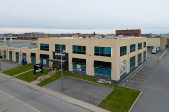 8270-8310 Ch Devonshire, Mt Royal, QC to rent Building Photo- Image 1 of 4