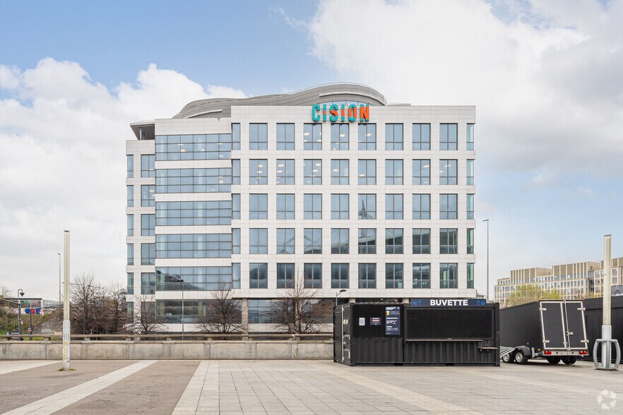 10 Avenue Du Stade De France, Saint-Denis to rent - Building Photo - Image 2 of 3