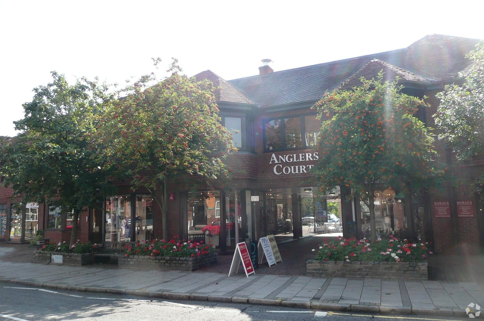 33-44 Spittal St, Marlow for sale Primary Photo- Image 1 of 1