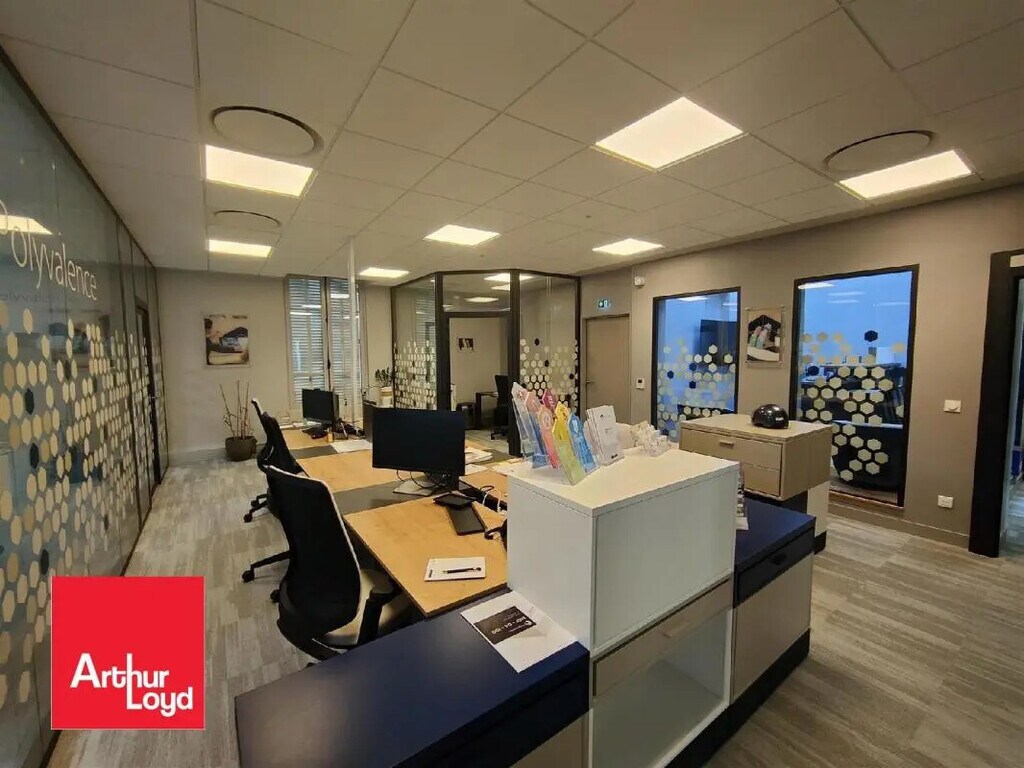 Location Bureaux 150 m² - Photo 1