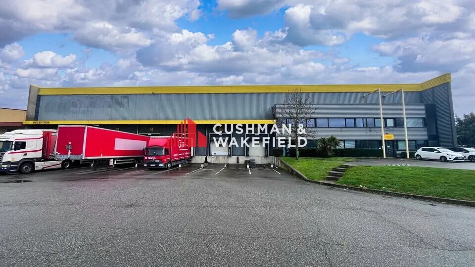 2 Rue Du Terroir, Saint-Alban to rent Primary Photo- Image 1 of 8