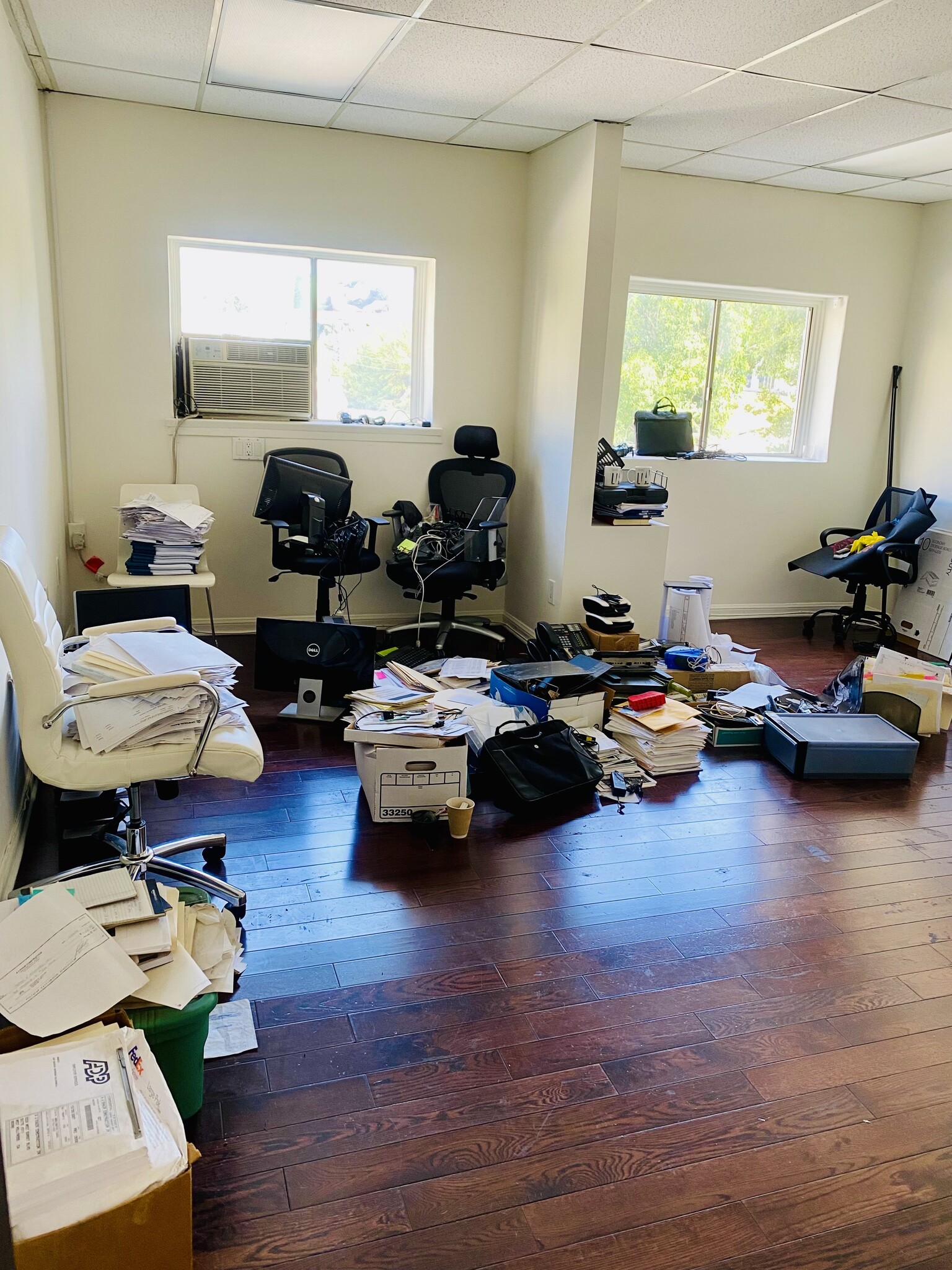 8228 W Sunset Blvd, Los Angeles, CA to rent Interior Photo- Image 1 of 2