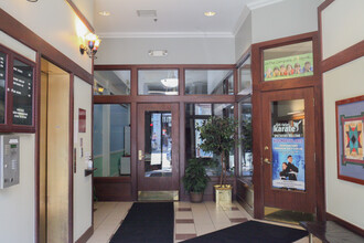 214-218 S Main St, Ann Arbor, MI for rent Lobby- Image 2 of 10