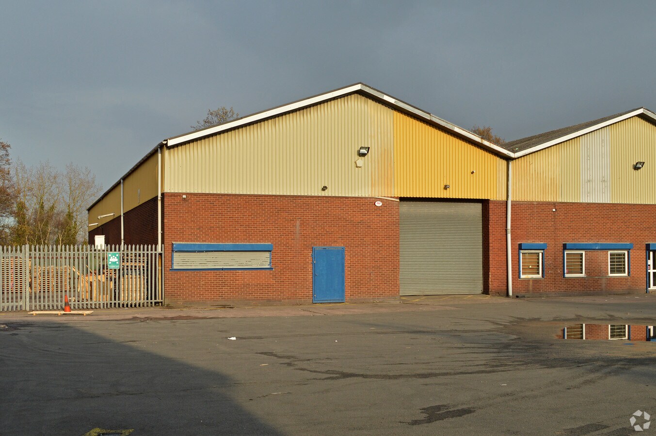 Ettingshall Rd, Wolverhampton, WV2 2LQ UK