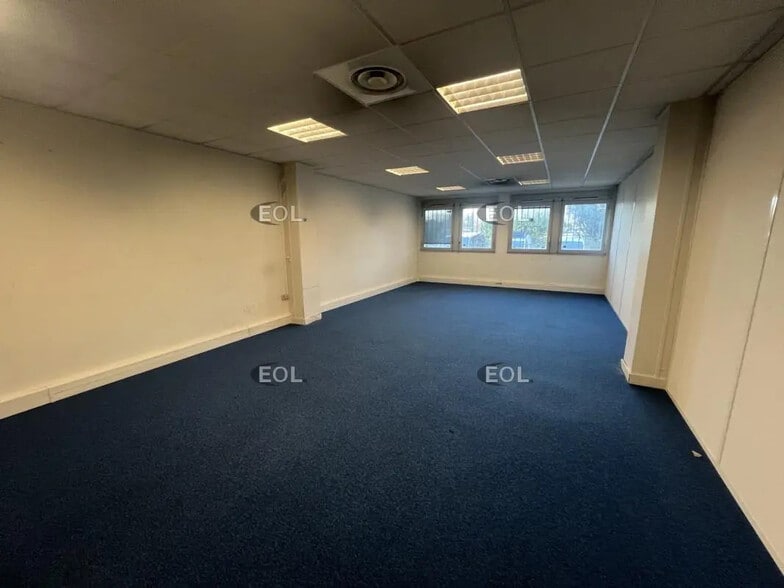 Office in Aulnay-sous-Bois to rent - Interior Photo - Image 2 of 10