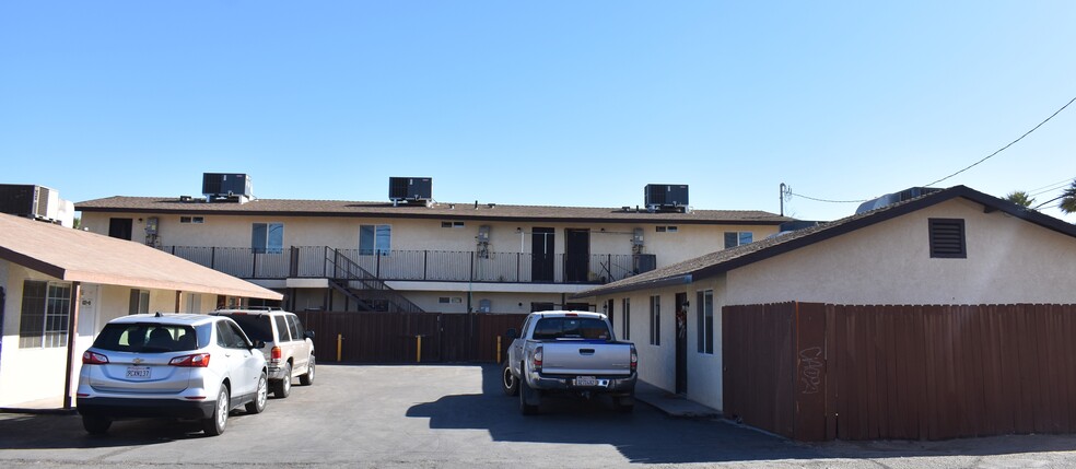 827 Paulin Ave, Calexico, CA for sale - Building Photo - Image 2 of 12