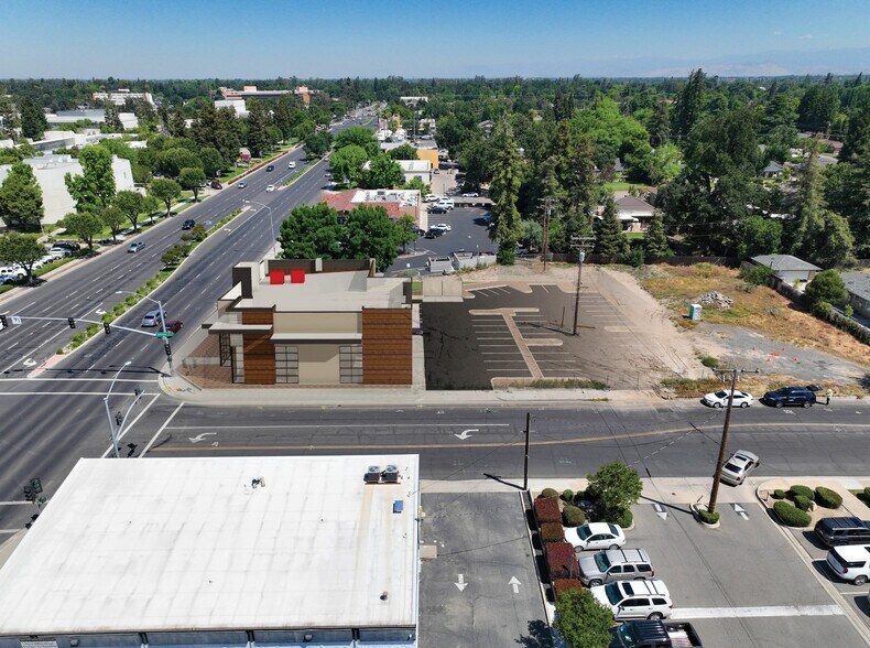 916-920 S Mooney Blvd, Visalia, CA for rent - Building Photo - Image 1 of 8