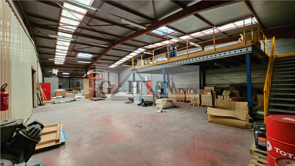 Industrial in Neuilly-en-Thelle for sale - Interior Photo - Image 3 of 6