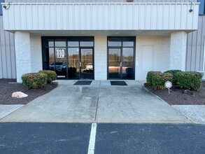 110 Vista Centre Dr, Forest, VA for rent Building Photo- Image 1 of 8