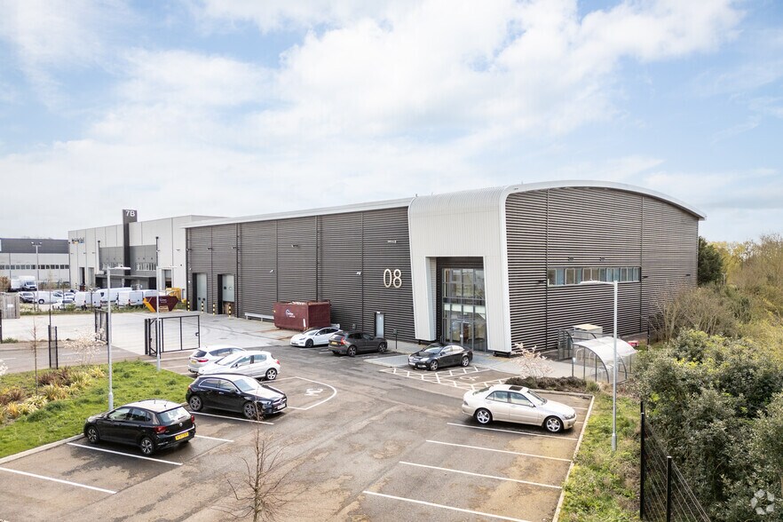 5 Butterfield Green Rd, Luton for sale - Primary Photo - Image 1 of 1