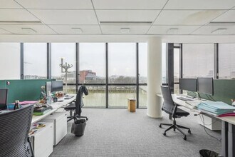 2-8 Rue Sarah Bernhardt, Asnières-sur-Seine to rent Interior Photo- Image 1 of 4