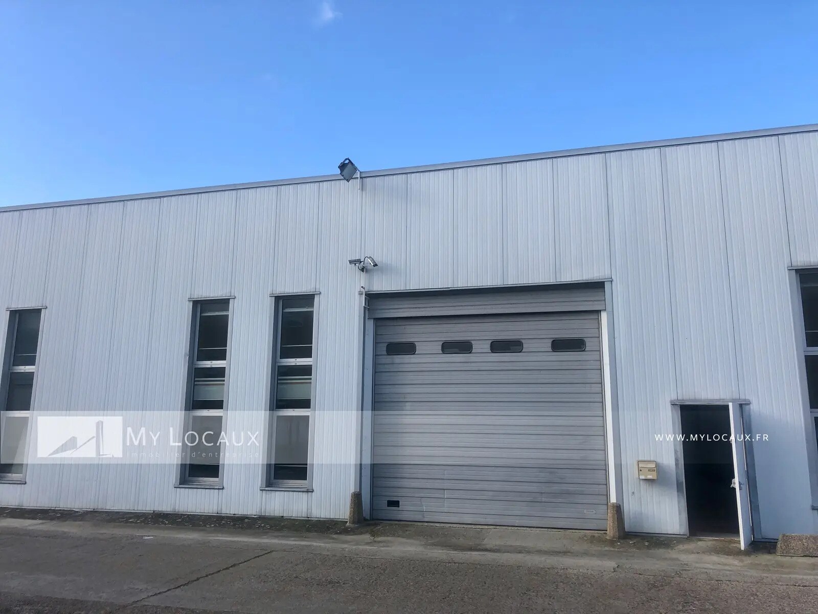 Light Industrial in SAINT-OUEN-L'AUMONE to rent Building Photo- Image 1 of 5