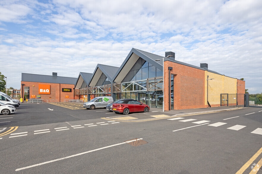 The Maltings portfolio of 3 properties for sale on LoopNet.co.uk - Building Photo - Image 2 of 3