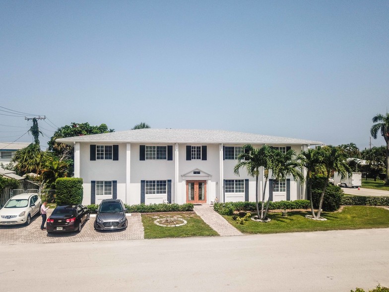 231 Bamboo Rd, Palm Beach Shores, FL for sale - Primary Photo - Image 1 of 1