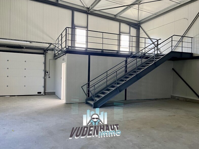 Light Industrial in Labarthe-sur-Lèze to rent - Building Photo - Image 1 of 9