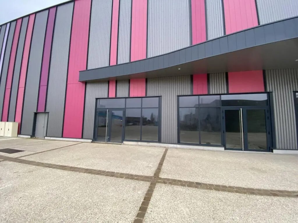 Location Commerce 273 m² - Photo 1