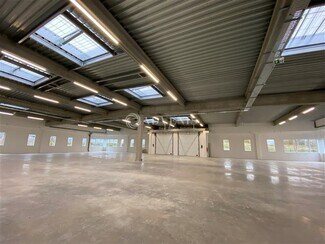 More details for 3 Boulevard Jean Moulin, Élancourt - Light Industrial to Rent