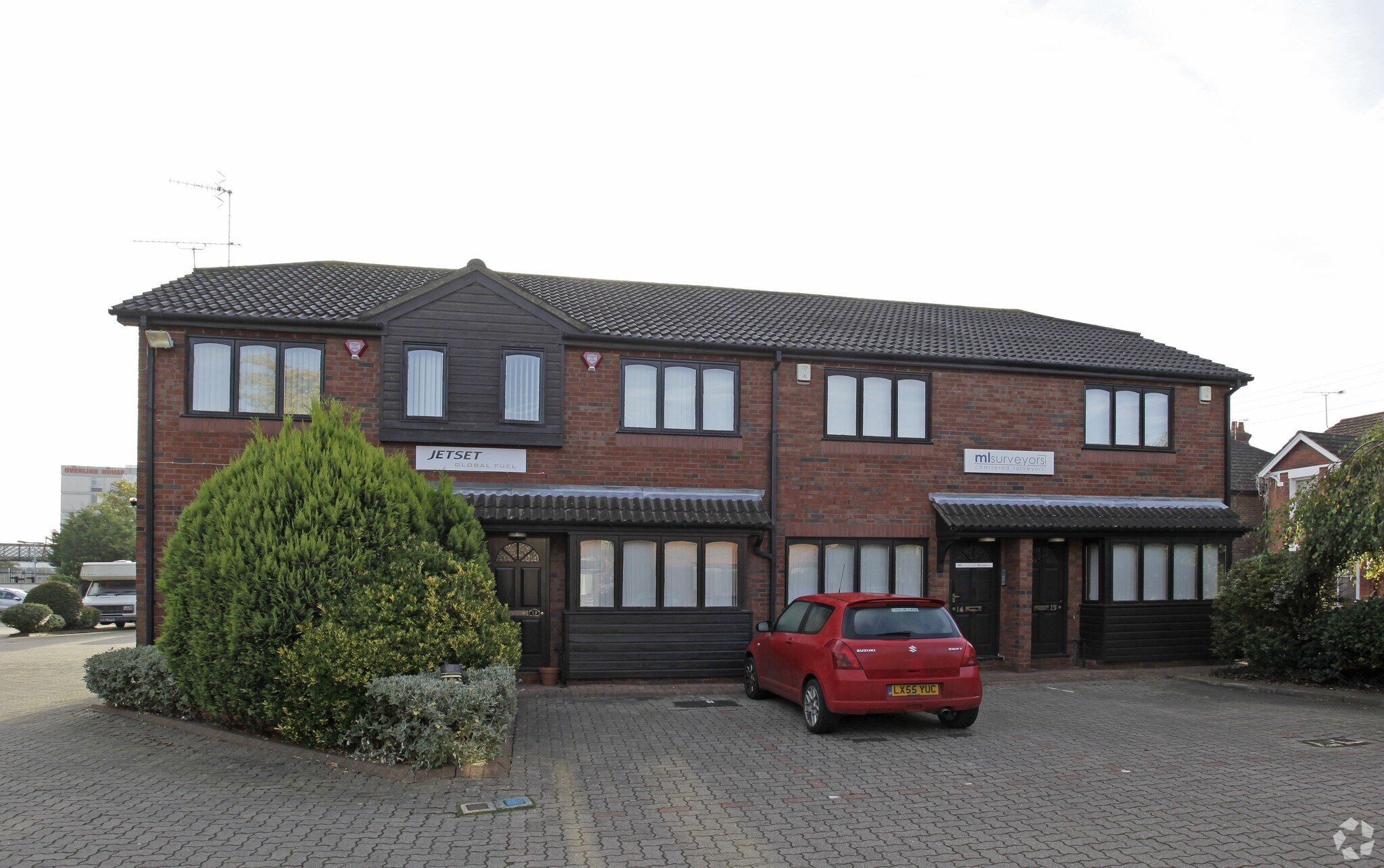 12-15 East Park, Crawley for sale Primary Photo- Image 1 of 1