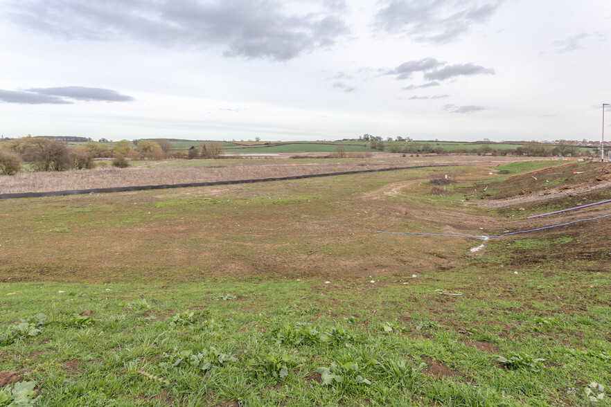 Finedon Rd, Wellingborough for sale - Primary Photo - Image 1 of 3