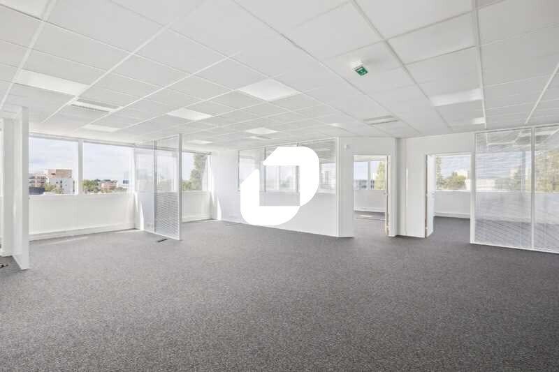 Office in Vélizy-Villacoublay to rent - Interior Photo - Image 2 of 14