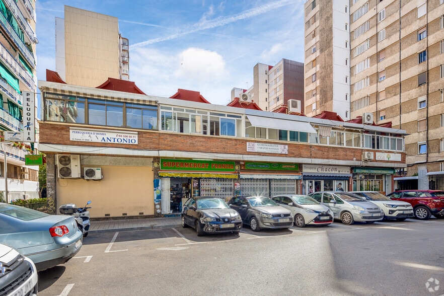 Retail in L'Hospitalet de Llobregat, Barcelona for sale - Building Photo - Image 2 of 4