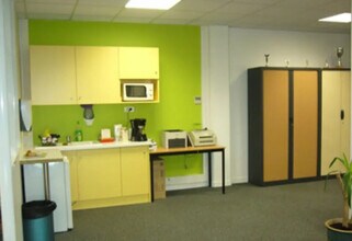 Office in Bron to rent Interior Photo- Image 2 of 4