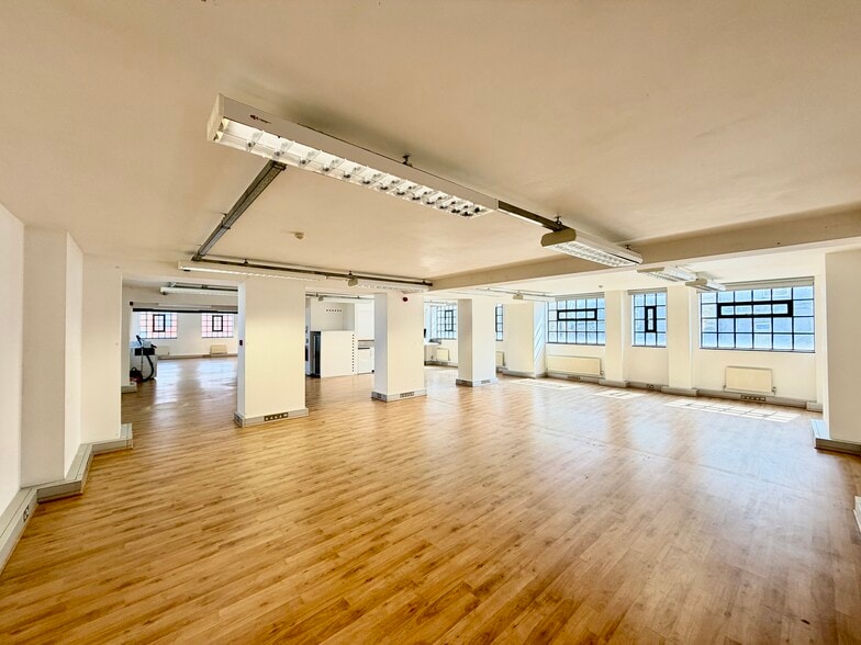 1A Harmood St, London to rent - Building Photo - Image 3 of 6