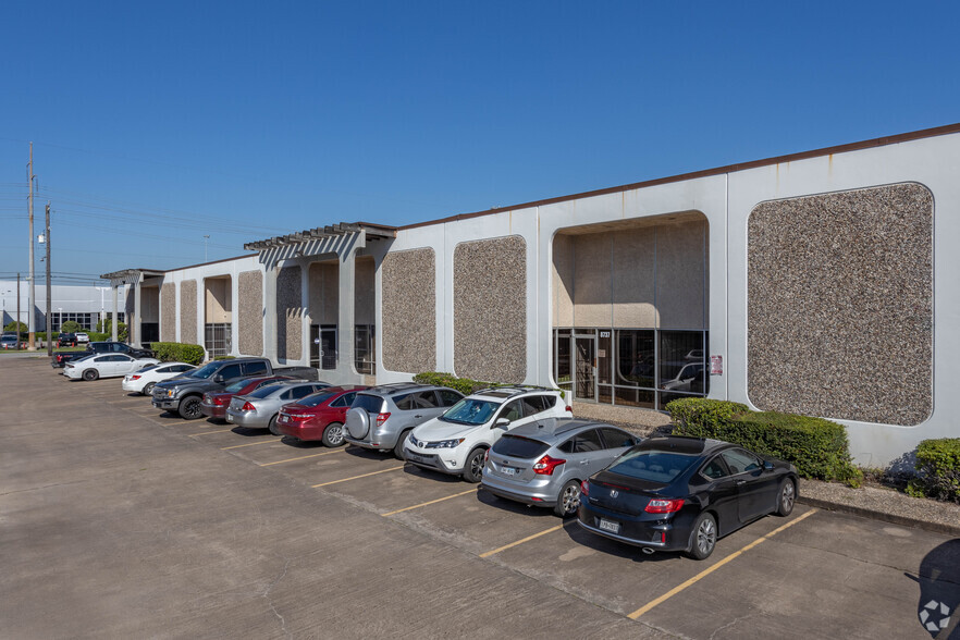 8701-8723 Knight Rd, Houston, TX for rent - Building Photo - Image 2 of 6