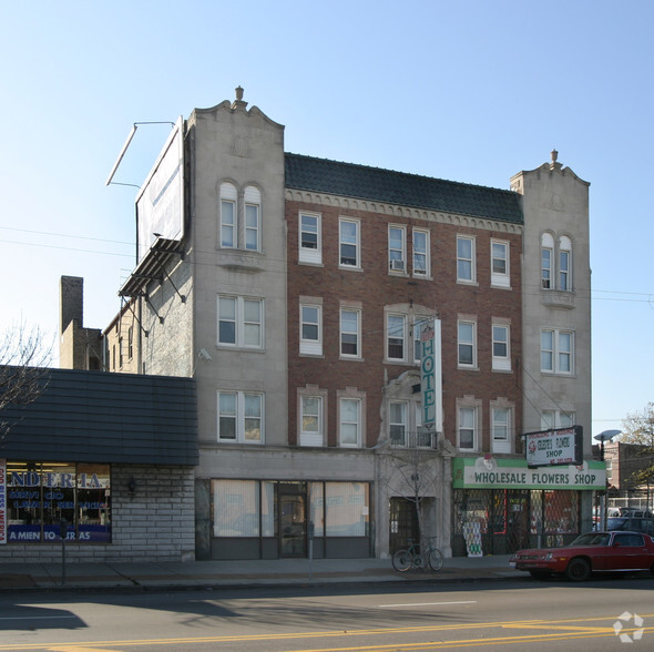 3919-3921 W Fullerton Ave, Chicago, IL for sale - Building Photo - Image 2 of 5