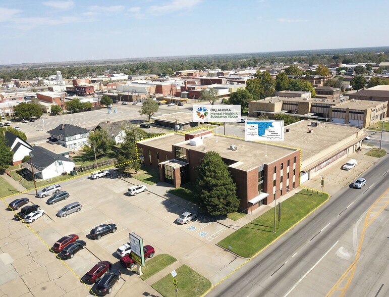 1222 10th St, Woodward, OK for sale - Building Photo - Image 1 of 18