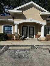 3250-3258 Cove Bend Dr, Lutz, FL for rent Building Photo- Image 1 of 10