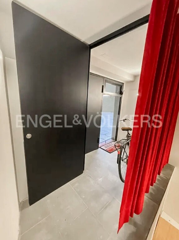 Barcelona, BAR 08003 - Unit 1 -  - Interior Photo - Image 1 of 5