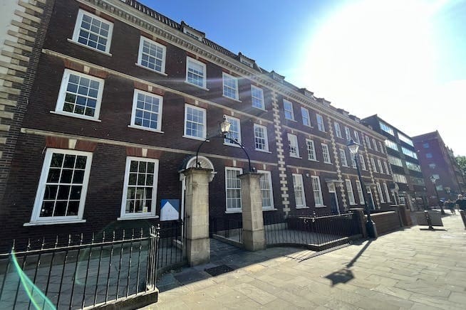 43 Queen Sq, Bristol for rent Building Photo- Image 1 of 5