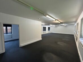 Horsham Rd, Steyning to rent Interior Photo- Image 2 of 5