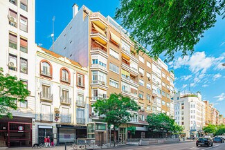 More details for Calle de Narváez, 28, Madrid - Retail to Rent