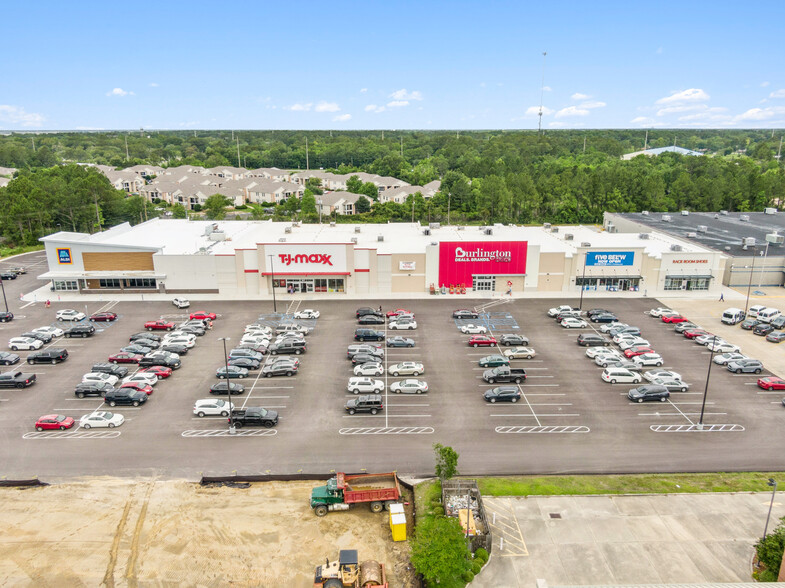 3817 Denny Ave, Pascagoula, MS for sale - Primary Photo - Image 1 of 8