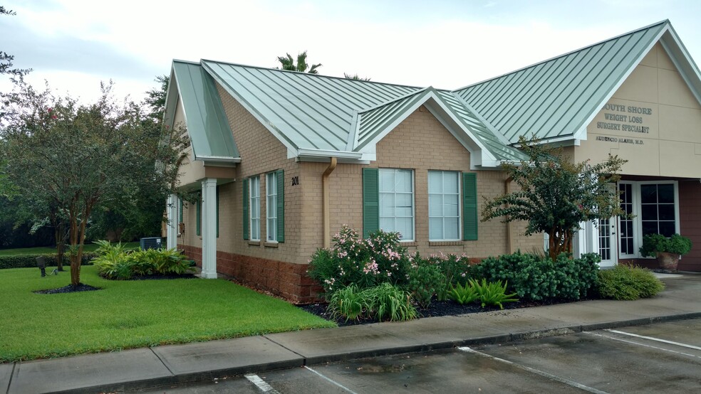 201 Enterprise Ave, League City, TX for rent - Building Photo - Image 1 of 2