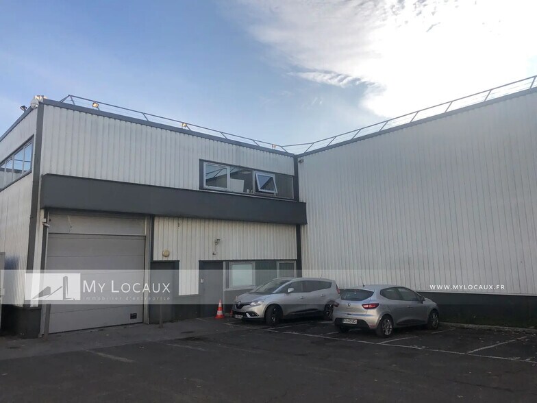 Light Industrial in Aubervilliers to rent - Building Photo - Image 2 of 12