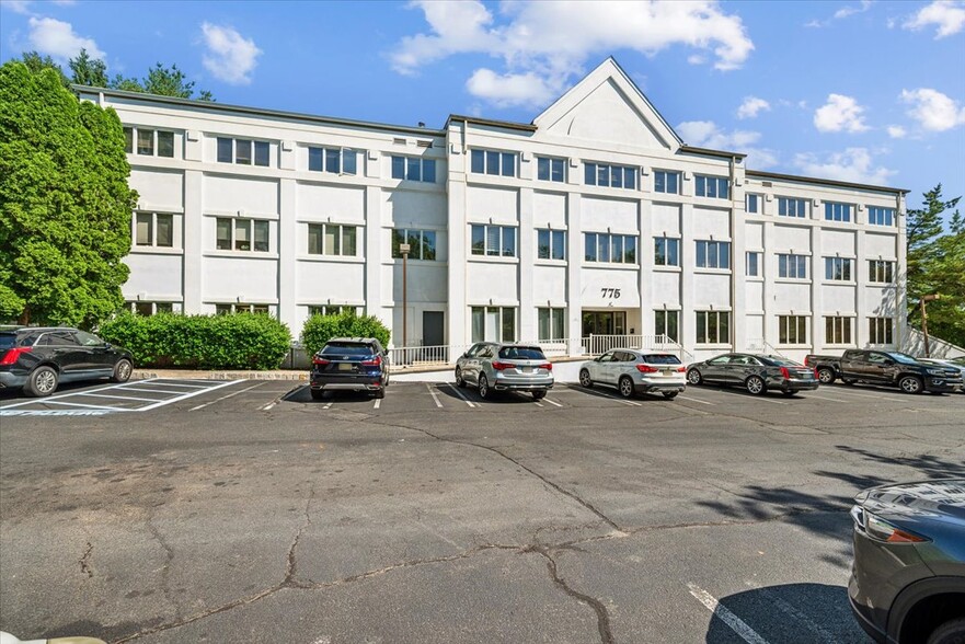 775 Mountain Blvd, Watchung, NJ for rent - Building Photo - Image 2 of 23